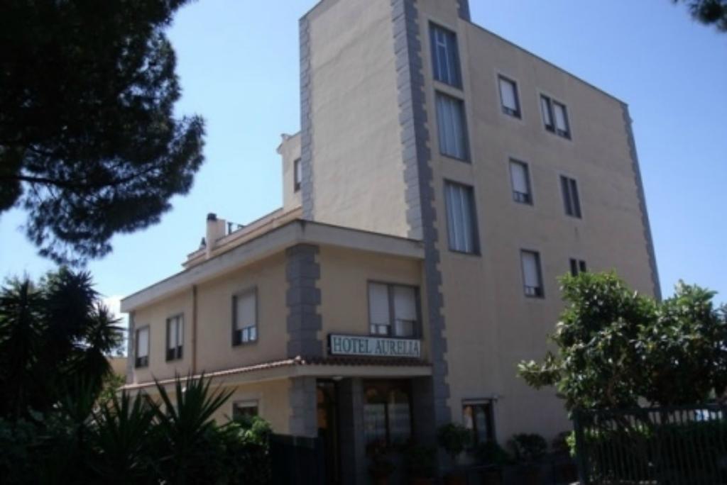 Hotel Aurelia ตาร์กวิเนีย ภายนอก รูปภาพ