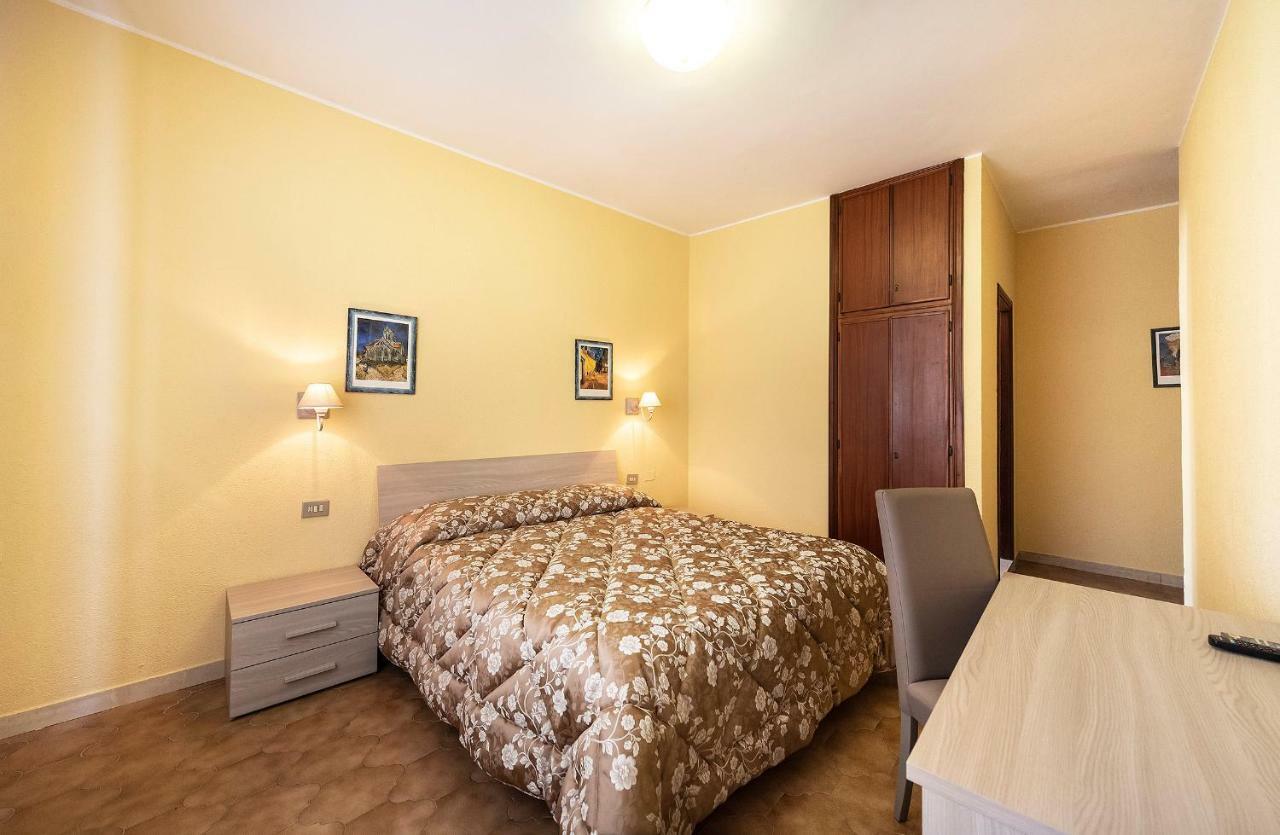 Hotel Aurelia ตาร์กวิเนีย ภายนอก รูปภาพ